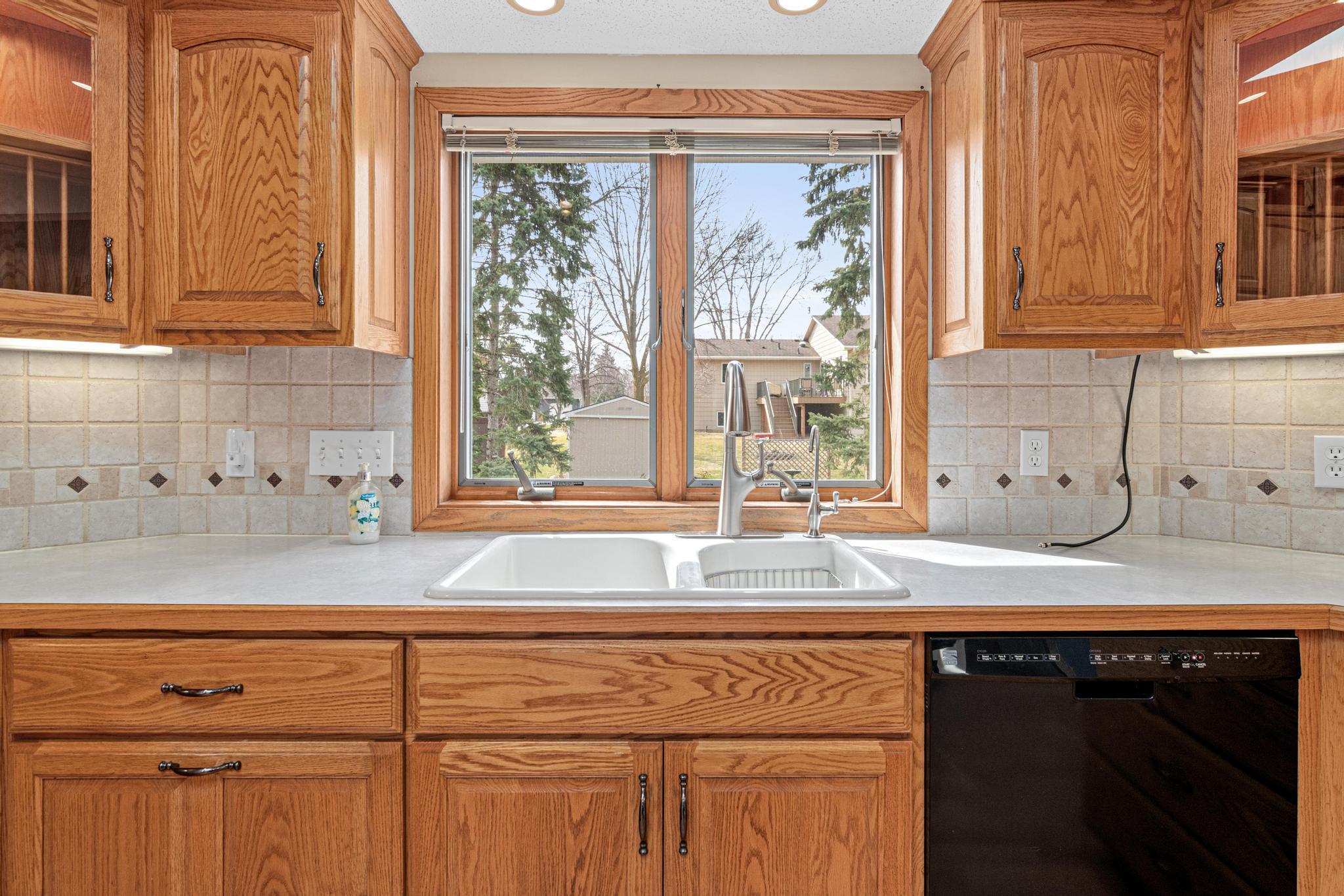 12465 90th Place North Maple Grove, MN 55369 - Photo 5 of 32
