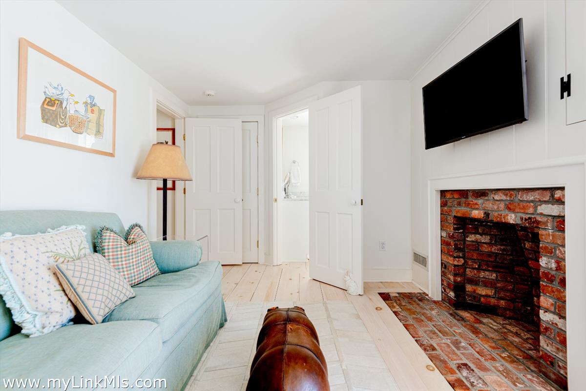 4 Crown Court Nantucket, MA 02554 - Photo 23 of 66