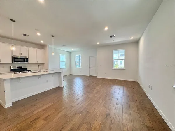 $2,295 | 433 Belmond Drive, DeBary, FL 32713