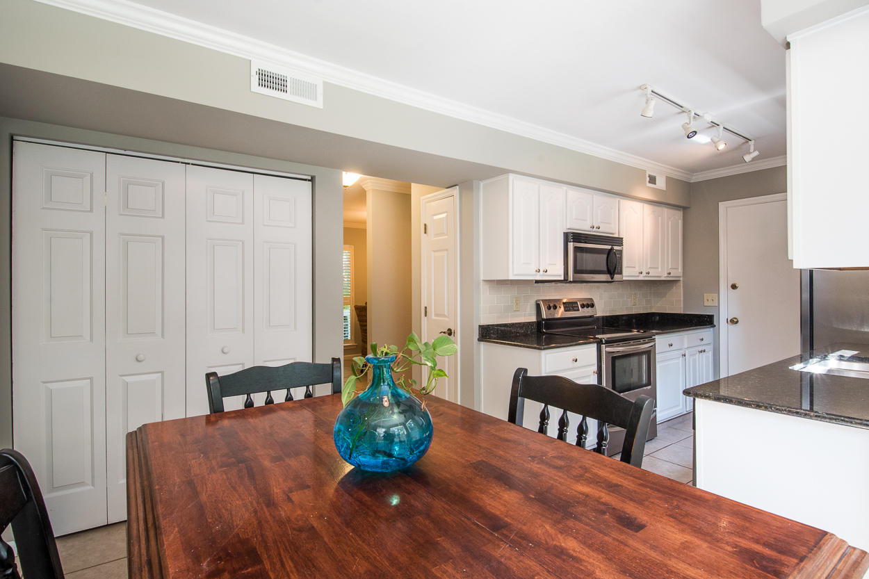 532 Castle Hall Road Mount Pleasant, SC 29464 - Photo 17 of 33 532CastleHall-27
