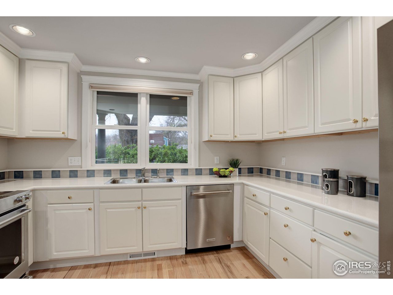2404 Pine Street Boulder, CO 80302 - Photo 2 of 40 Kitchen