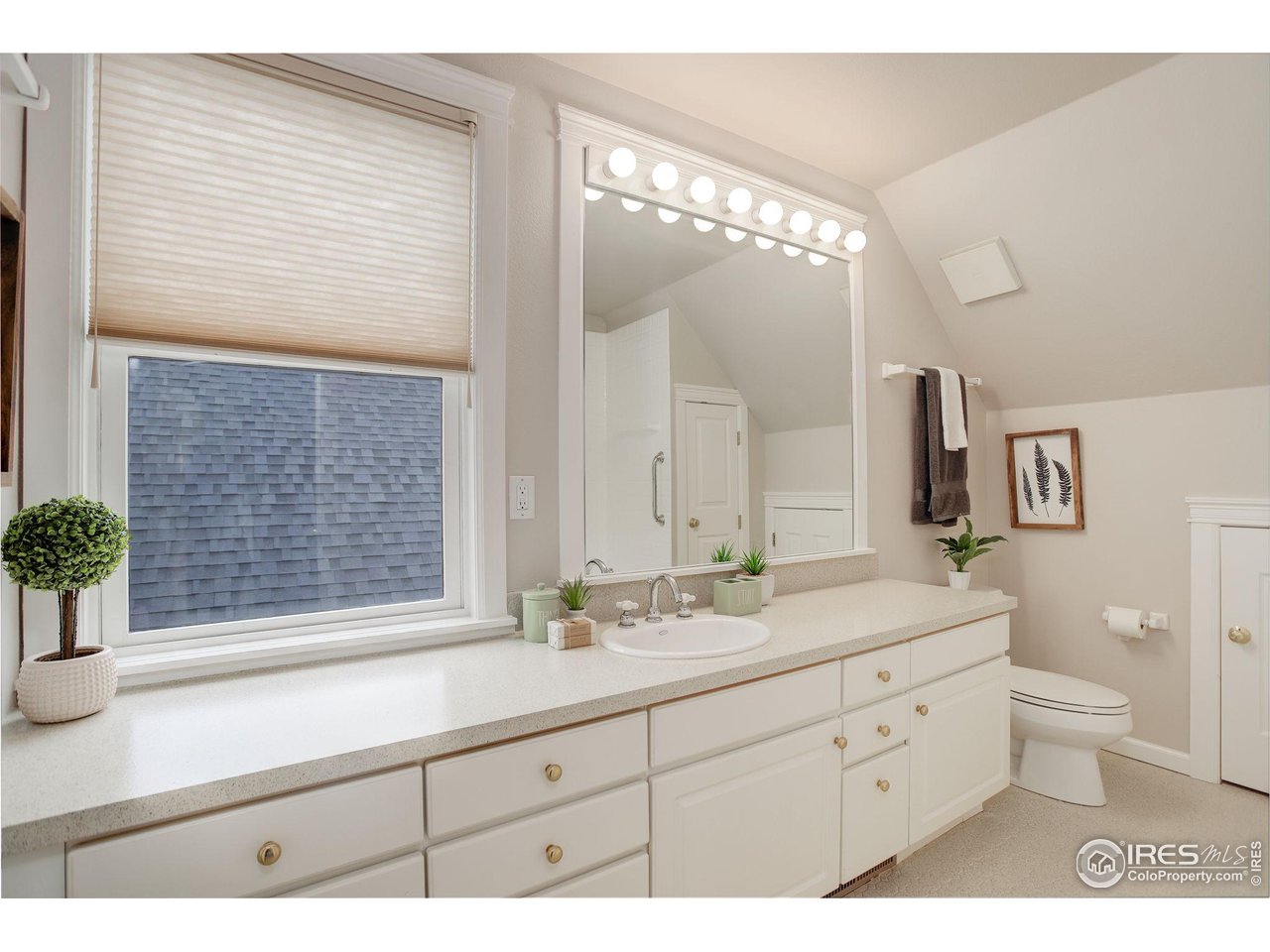 2404 Pine Street Boulder, CO 80302 - Photo 27 of 40 Primary Bathroom