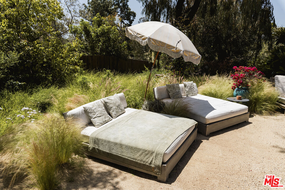 6551 Zumirez Drive Malibu, CA 90265 - Photo 34 of 36