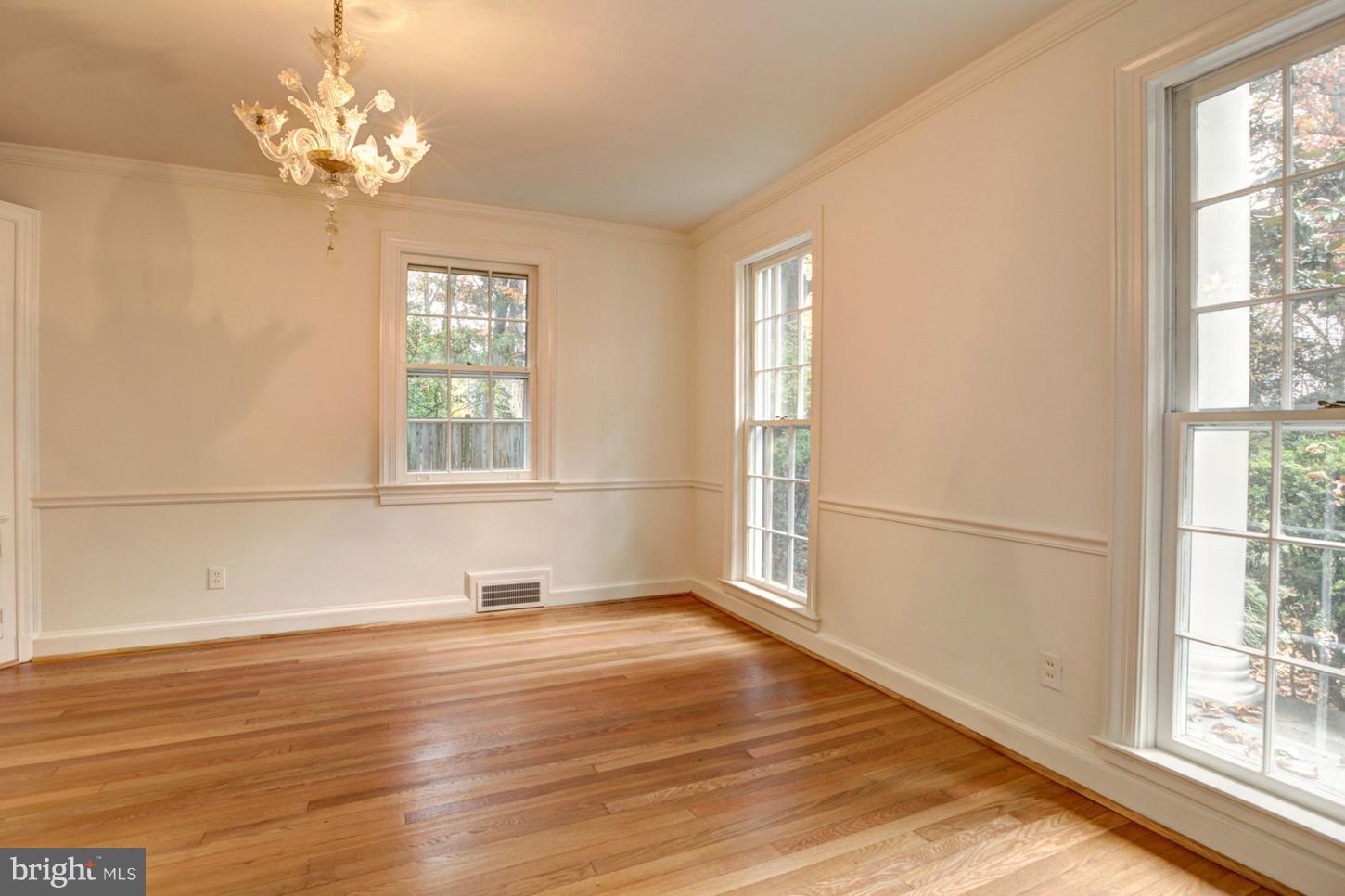 9120 Burdette Road Bethesda, MD 20817 - Photo 11 of 36 Gallery Image 11