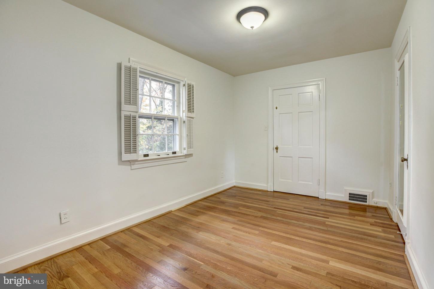 9120 Burdette Road Bethesda, MD 20817 - Photo 18 of 36 Gallery Image 18
