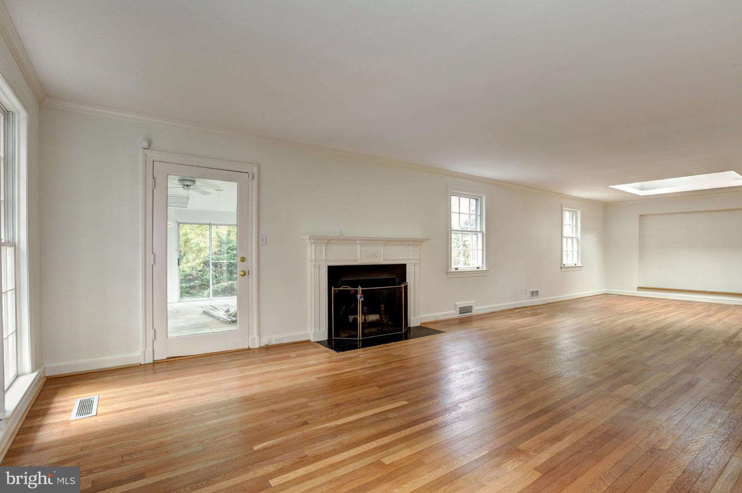 9120 Burdette Road Bethesda, MD 20817 - Photo 3 of 36 Gallery Image 3