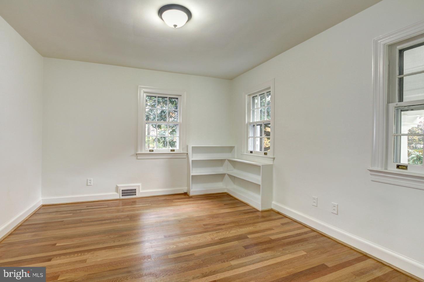 9120 Burdette Road Bethesda, MD 20817 - Photo 22 of 36 Gallery Image 22