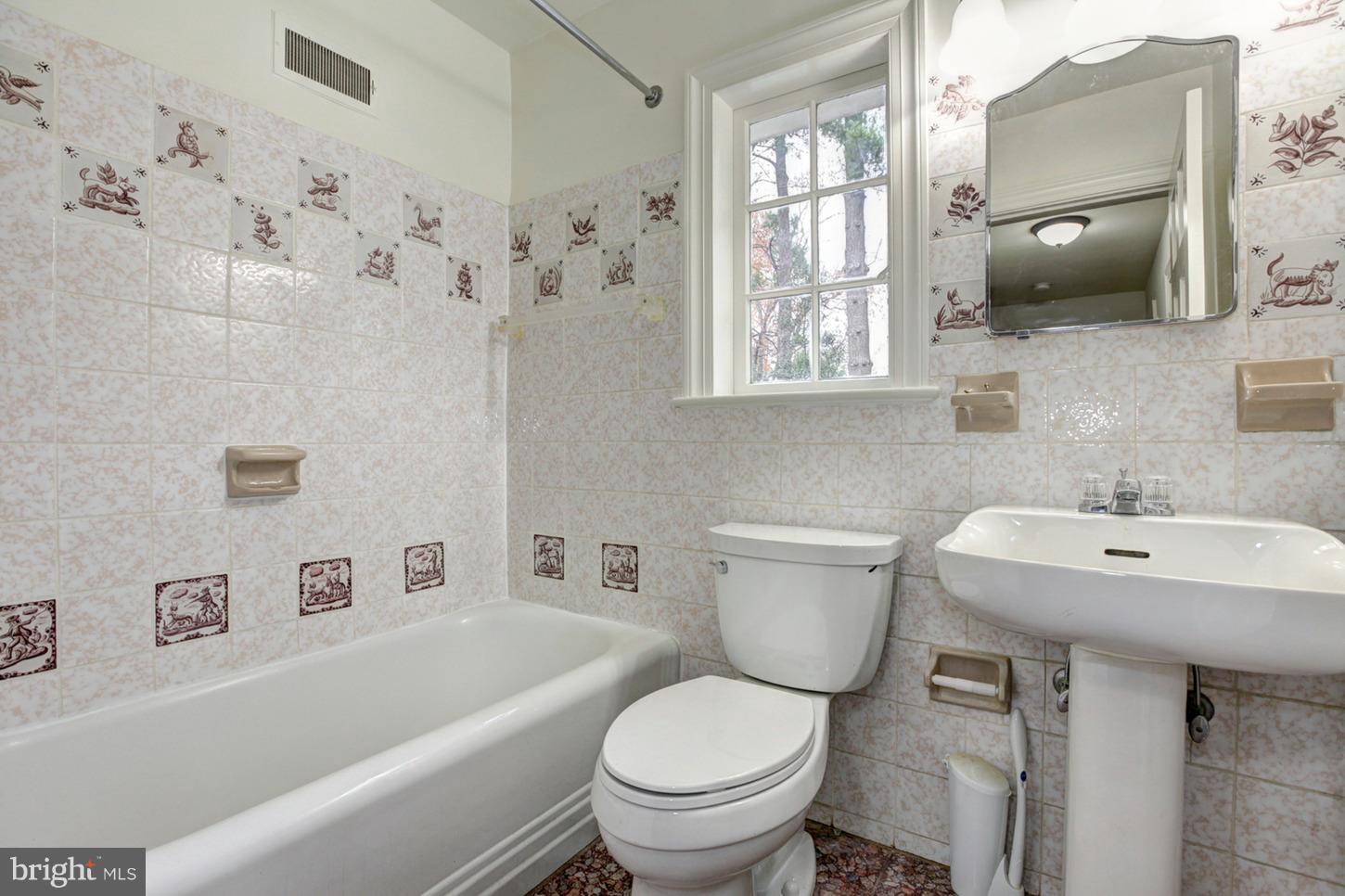 9120 Burdette Road Bethesda, MD 20817 - Photo 25 of 36 Gallery Image 25