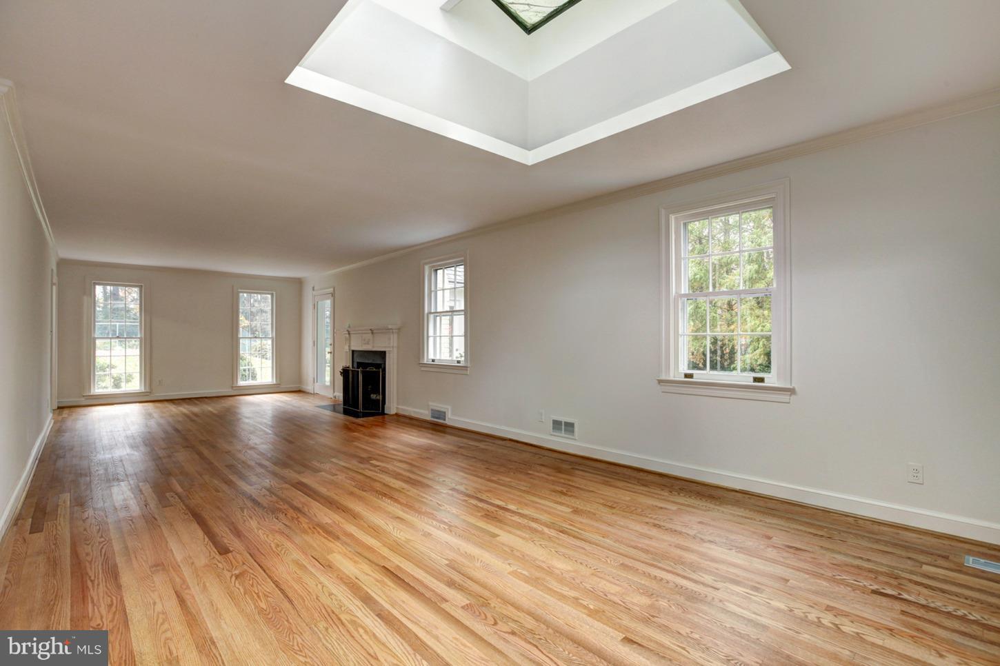 9120 Burdette Road Bethesda, MD 20817 - Photo 4 of 36 Gallery Image 4