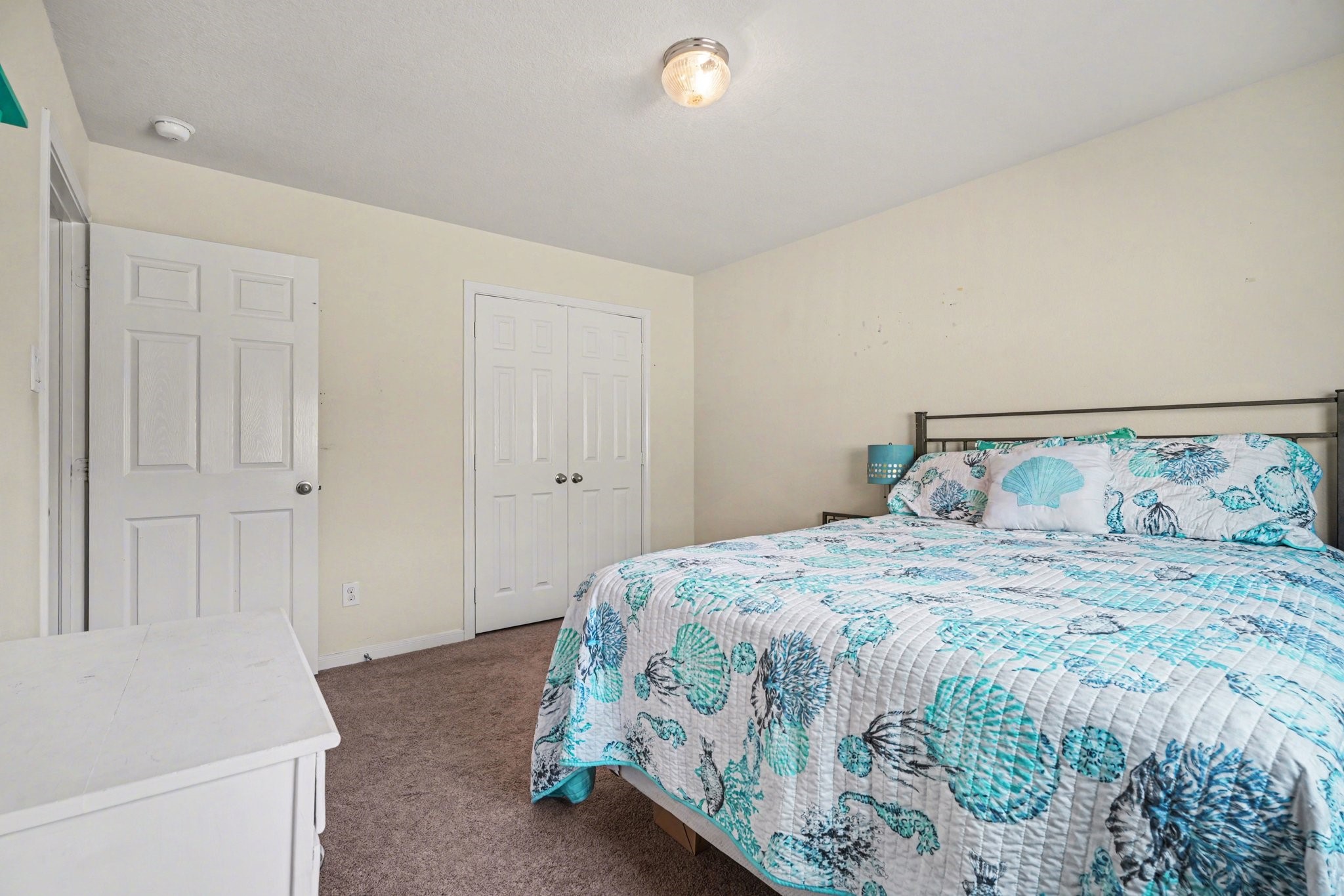 806 Dawn Ridge Way Seabrook, TX 77586 - Photo 29 of 39 a bedroom with a bed and a window
