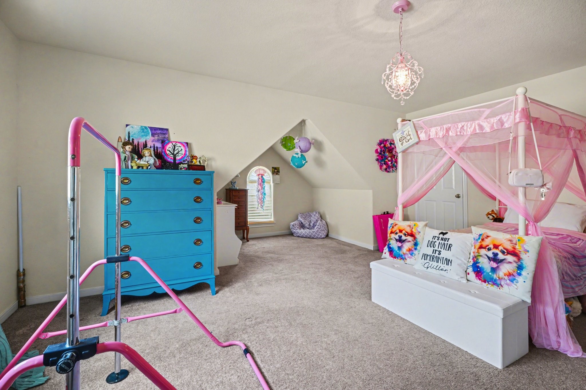 806 Dawn Ridge Way Seabrook, TX 77586 - Photo 30 of 39 a view of a room with toys