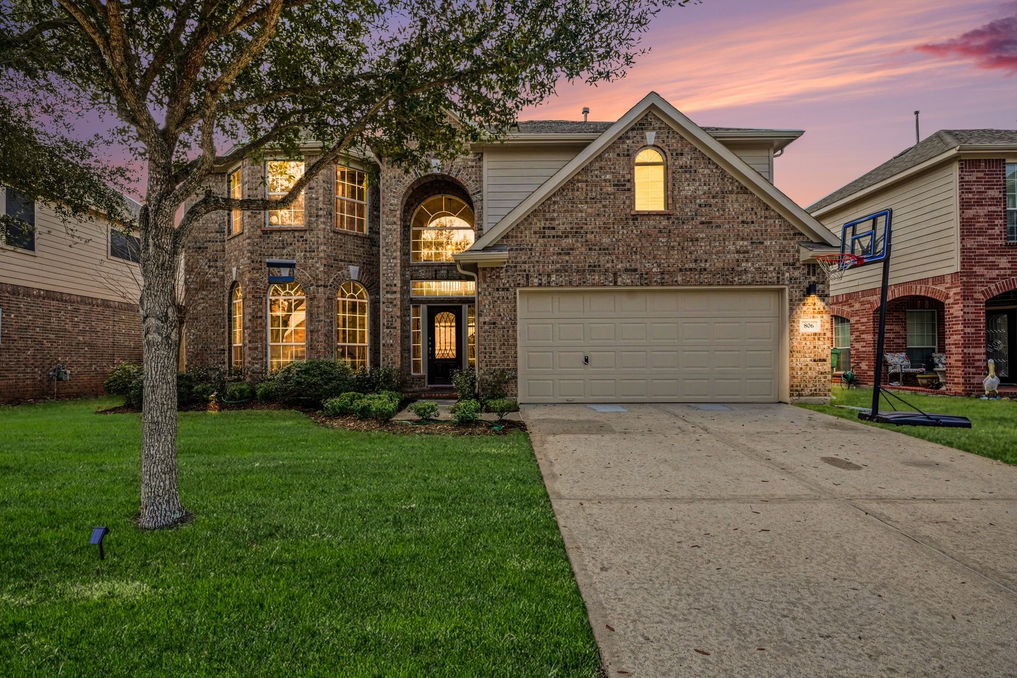 806 Dawn Ridge Way Seabrook, TX 77586 - Photo 35 of 39 a front view of a house with garden