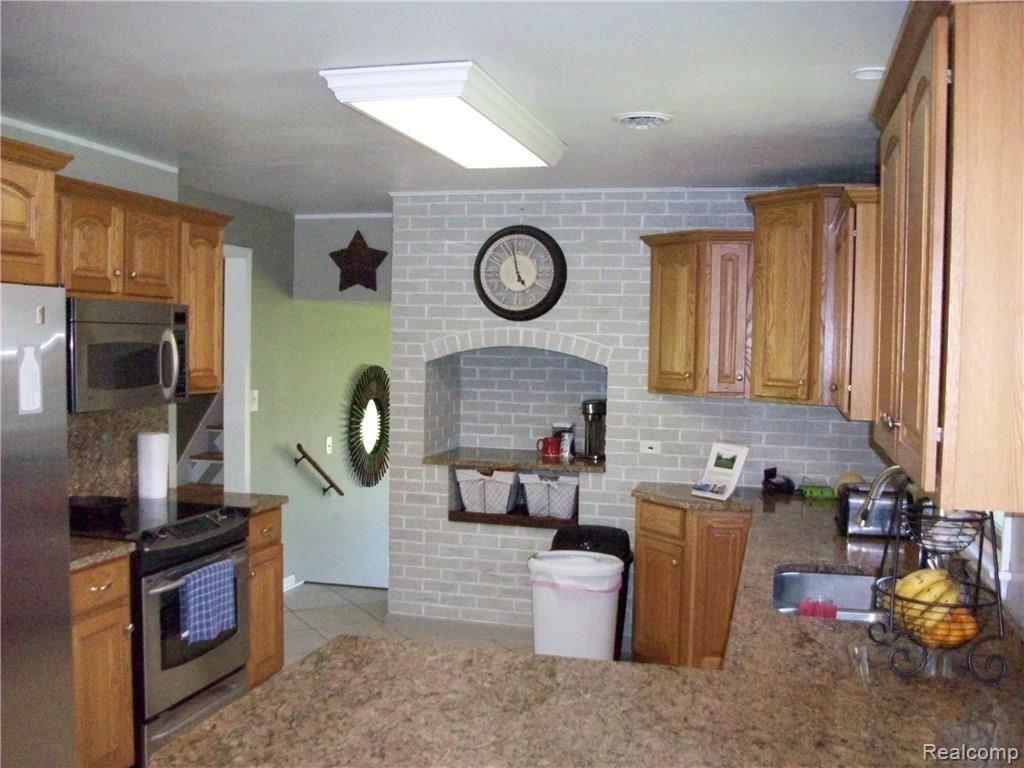 7411 McCandlish Road Grand Blanc, MI 48439 - Photo 9 of 31 100_2434.JPG