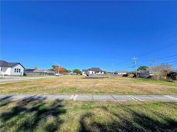 $45,000 | 7405 Patricia Street, Arabi, LA 70032