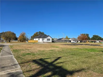 $45,000 | 7405 Patricia Street, Arabi, LA 70032