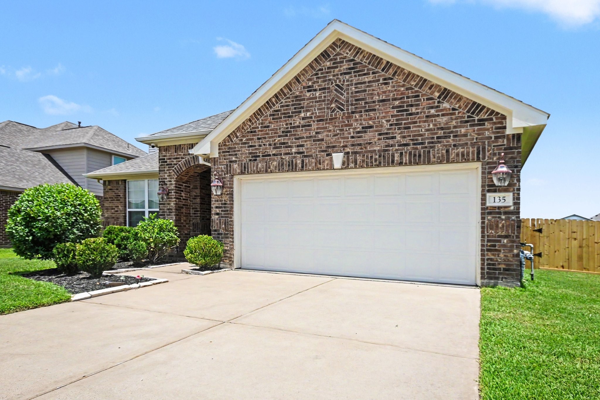 135 Rio Grande Drive Baytown, TX 77523 - Photo 4 of 31