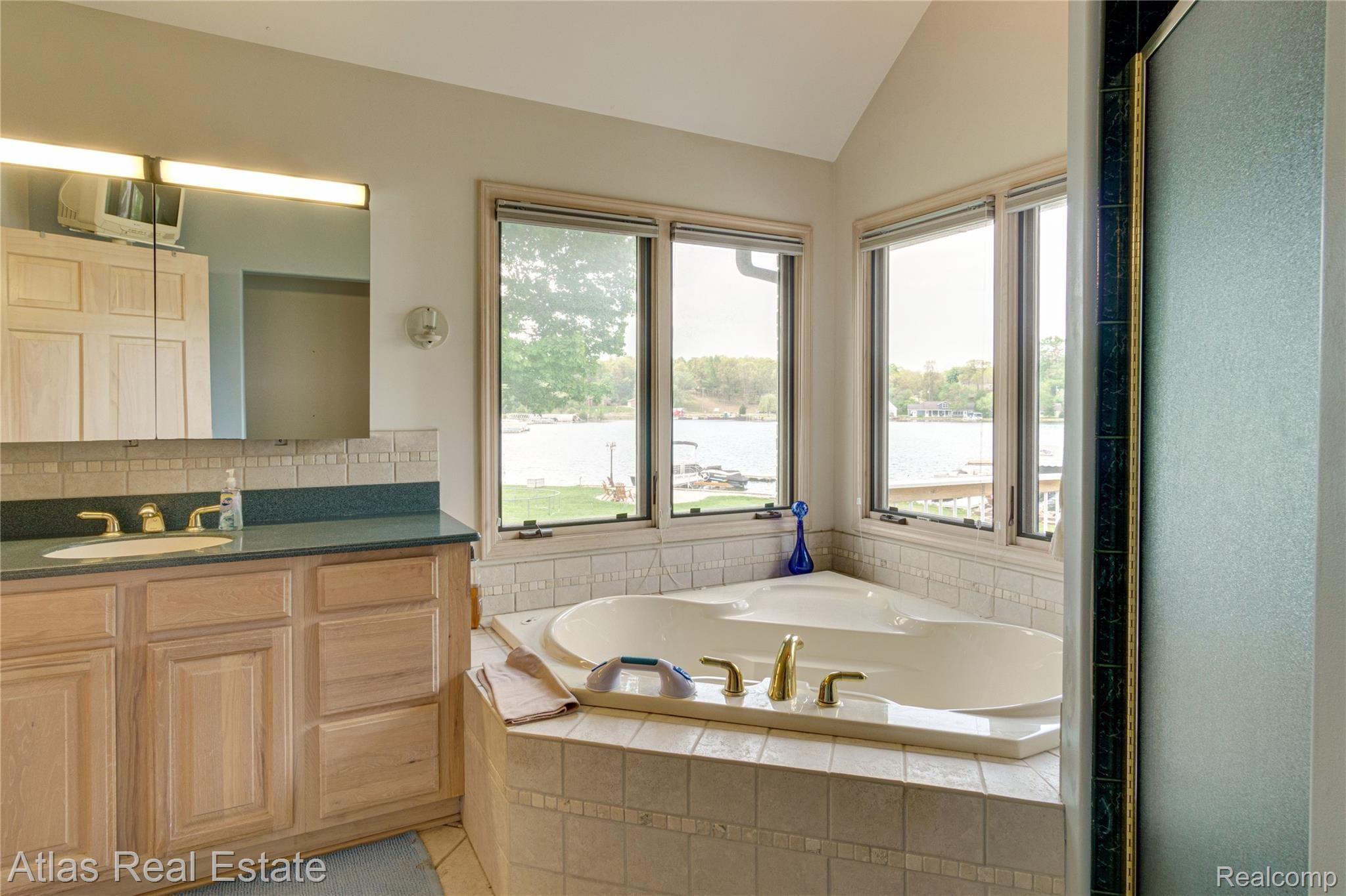 2444 Allen Road Ortonville, MI 48462 - Photo 43 of 64 Interiors (16 of 37).jpg