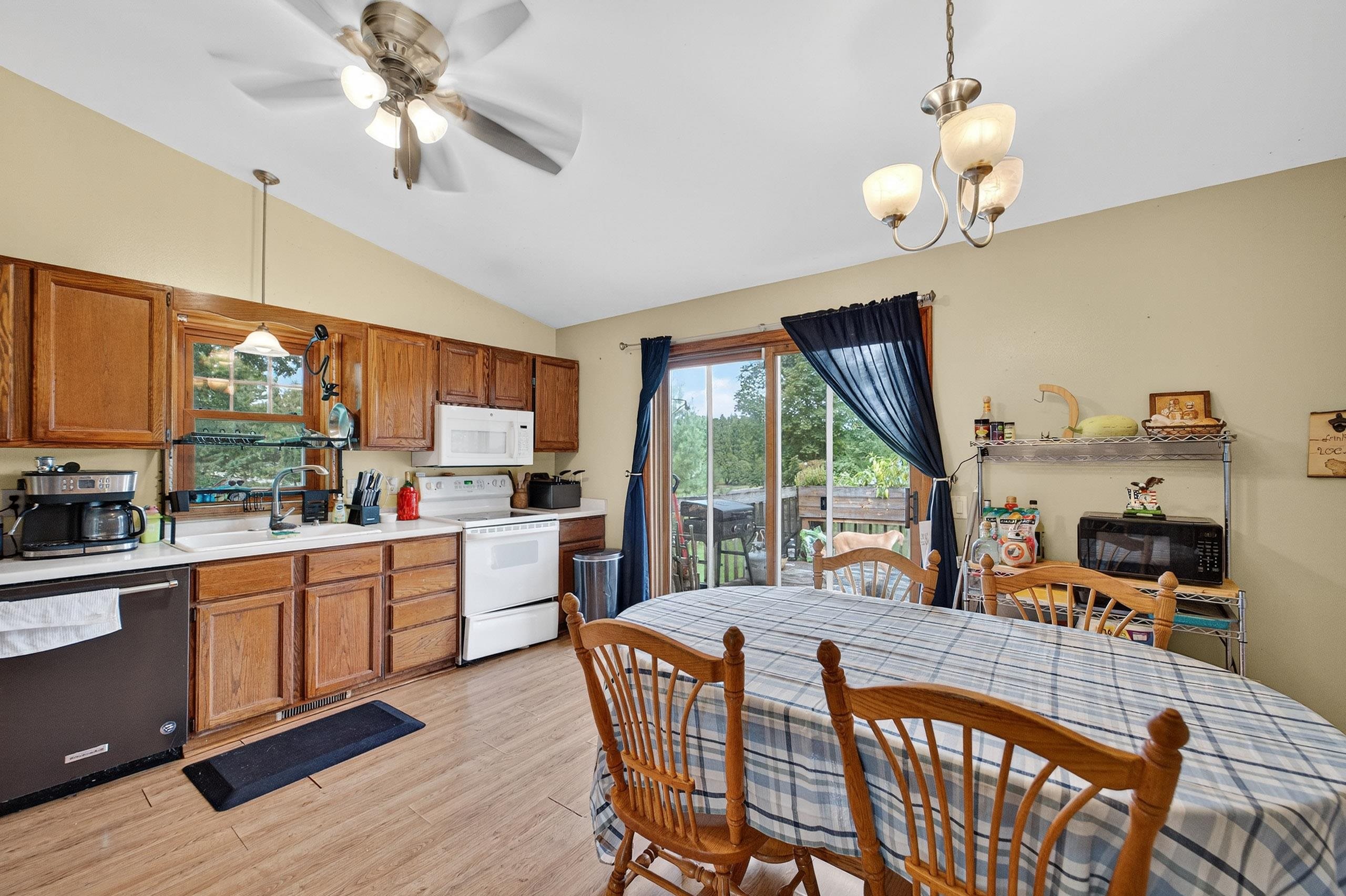 604 Robin Drive Sun Prairie, WI 53590 - Photo 7 of 40