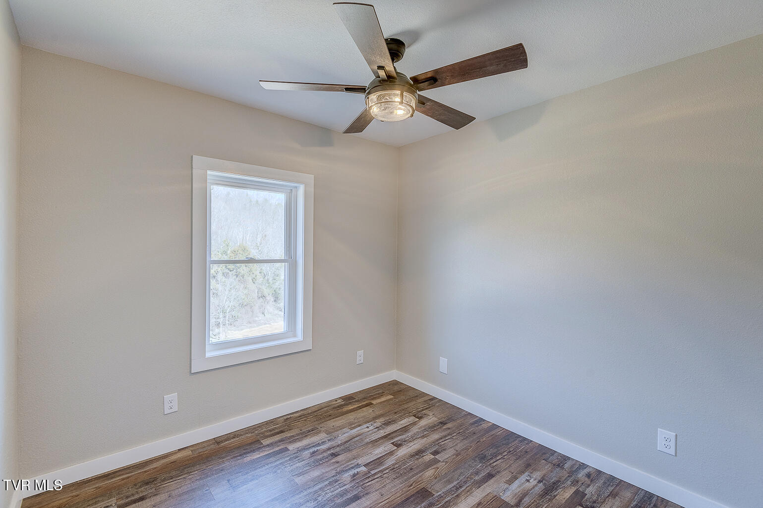 3066 Poplar Springs Road Greeneville, TN 37743 - Photo 20 of 34 D-Neas-Poplar-Springs-Interior_7128