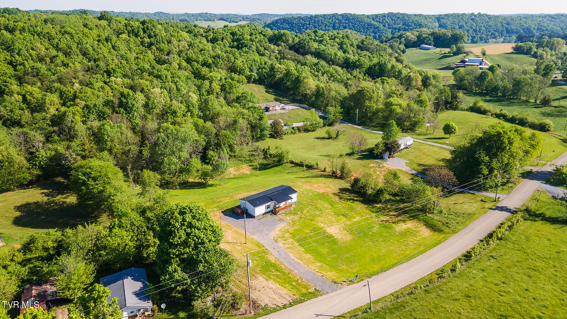 3066 Poplar Springs Road Greeneville, TN 37743 - Photo 4 of 34 D_Neas-3066-Poplar-Springs_0484