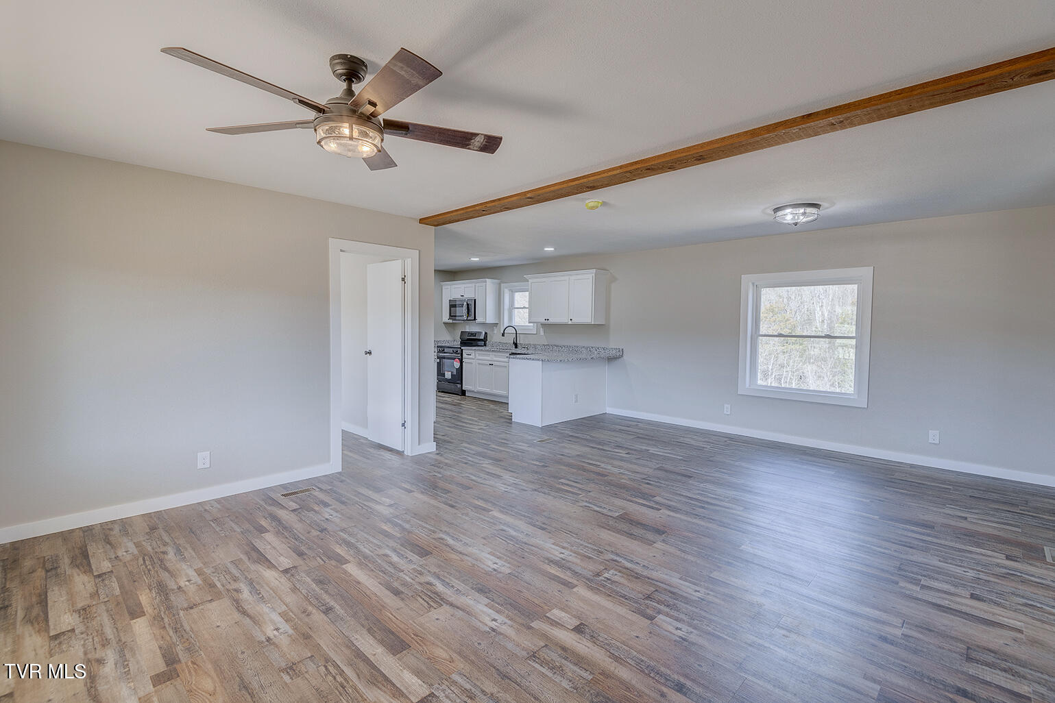 3066 Poplar Springs Road Greeneville, TN 37743 - Photo 9 of 34 D-Neas-Poplar-Springs-Interior_7077