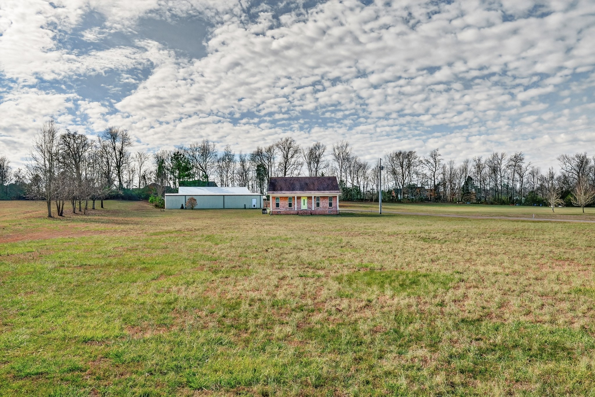44 Old Camargo Road Fayetteville, TN 37334 - Photo 37 of 38 a view of a large body of water with lots of buildings in the background