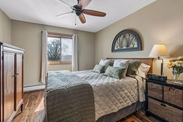 $99,900 | 3155 Old Highway 8, Unit 306, Roseville, MN 55418