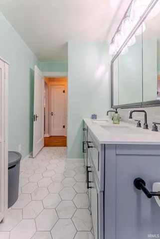 $190,000 | 2 South Colonial Park Drive, Marion, IN 46953