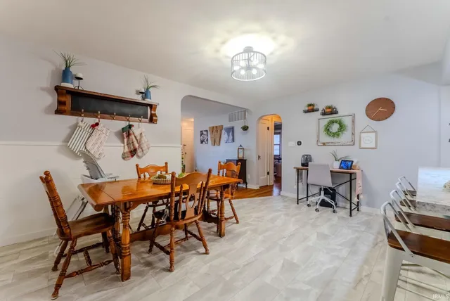 $190,000 | 2 South Colonial Park Drive, Marion, IN 46953