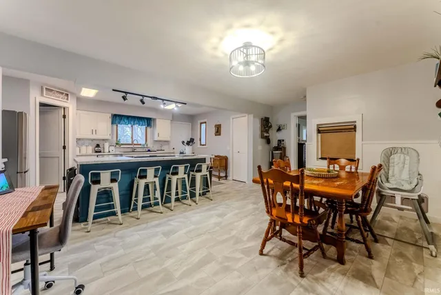 $190,000 | 2 South Colonial Park Drive, Marion, IN 46953