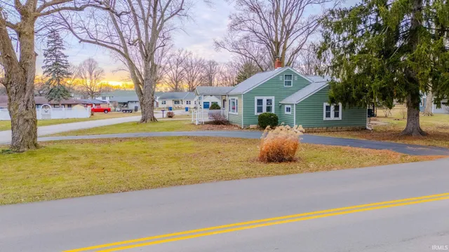 $190,000 | 2 South Colonial Park Drive, Marion, IN 46953