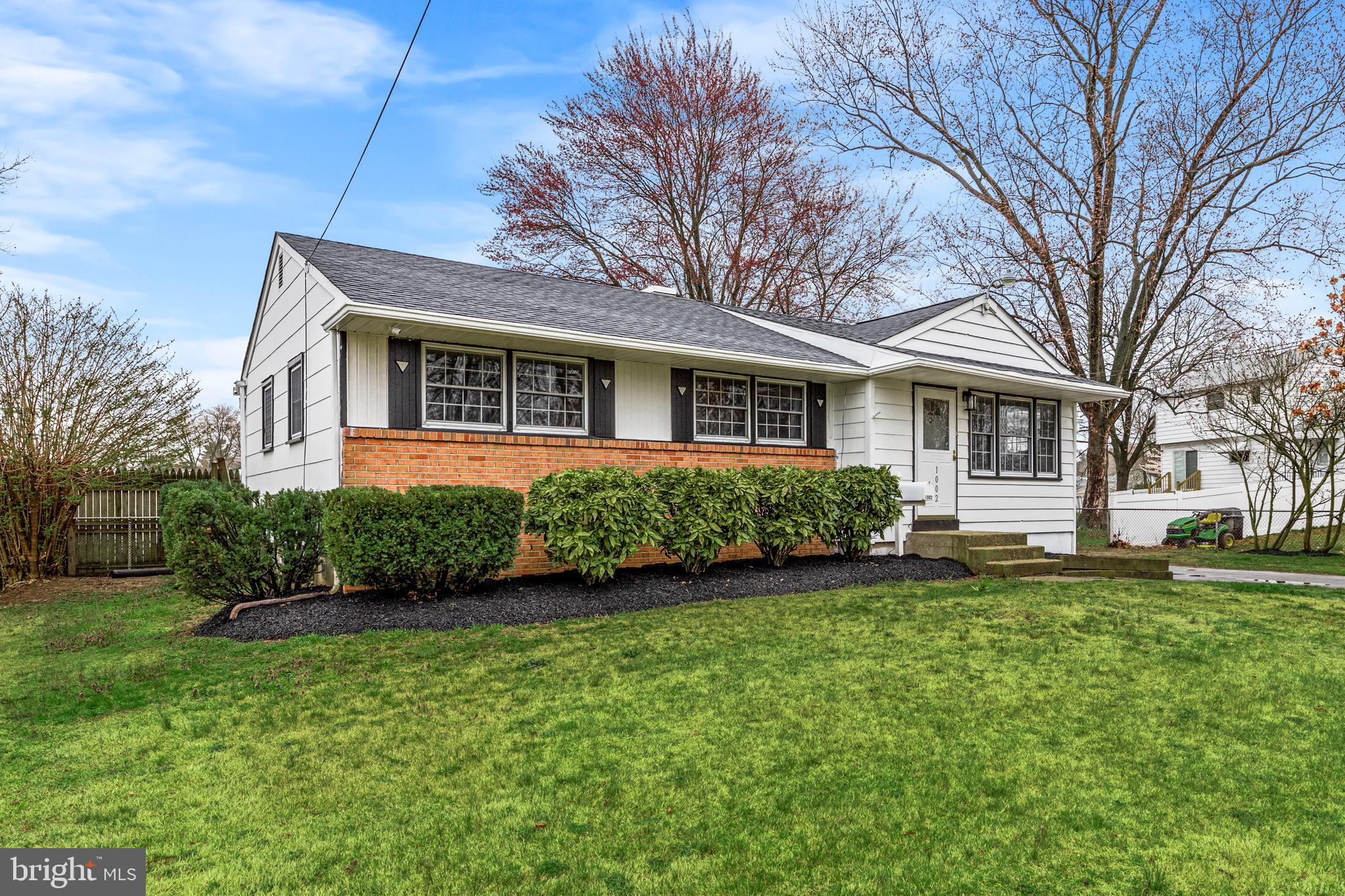 1002 Neck Road Burlington, NJ 08016 - Photo 3 of 31