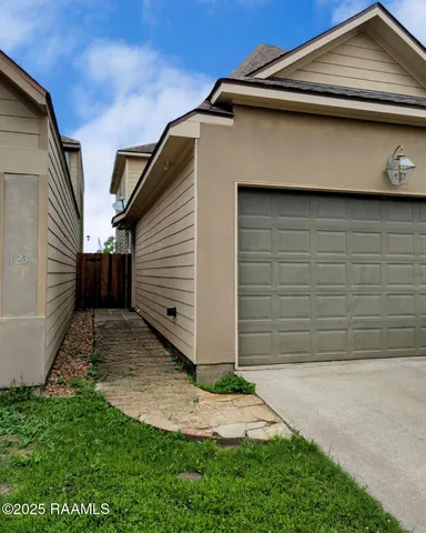 $1,700 | 125 Villa Park Lane, Lafayette, LA 70508