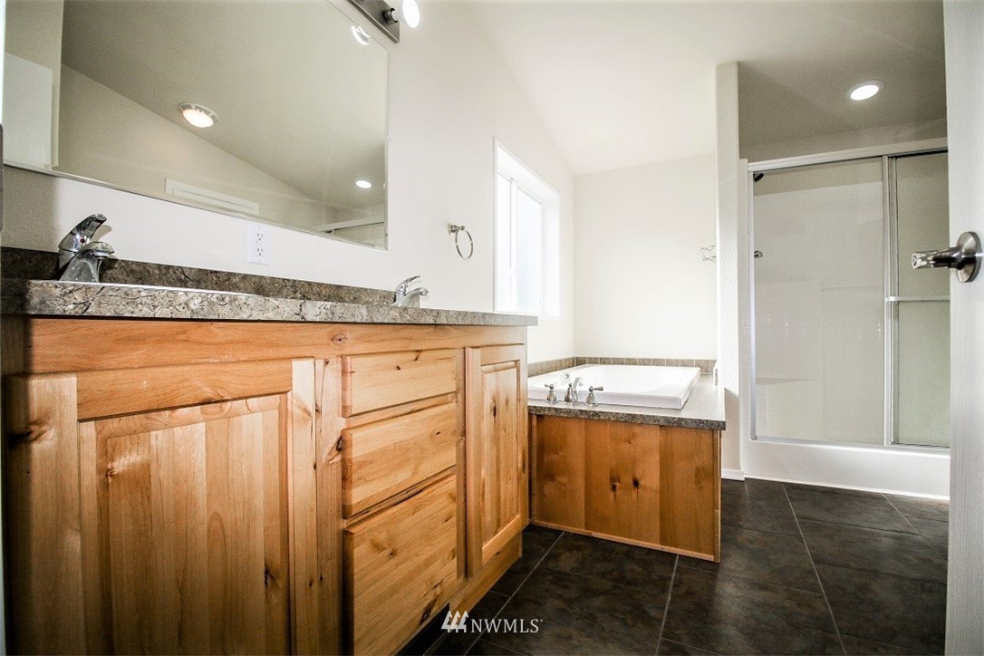 5649 140th Avenue Southwest Rochester, WA 98579 - Photo 11 of 13