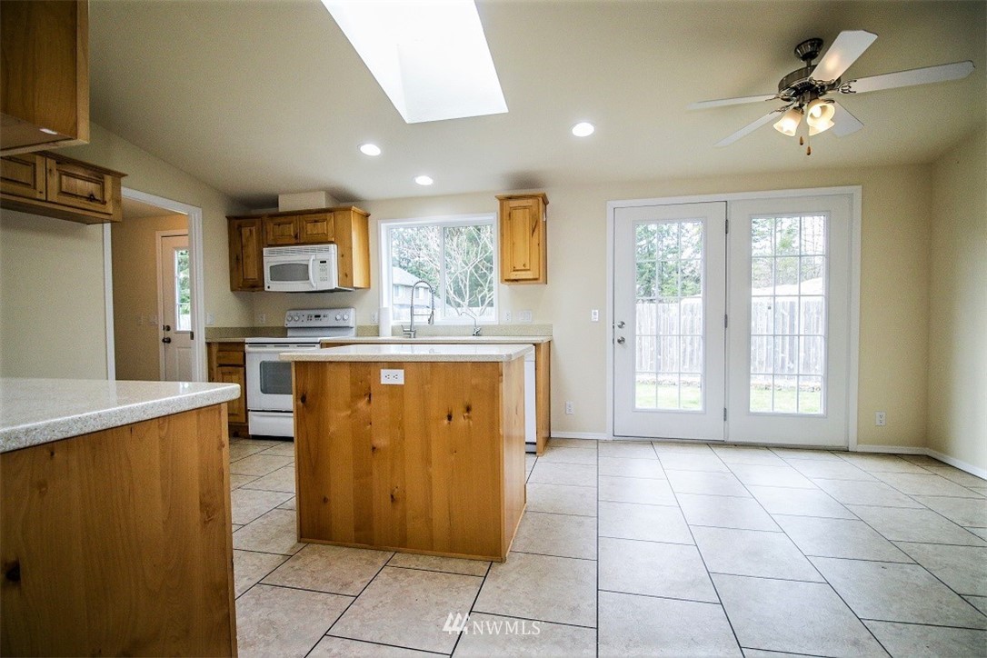 5649 140th Avenue Southwest Rochester, WA 98579 - Photo 9 of 13