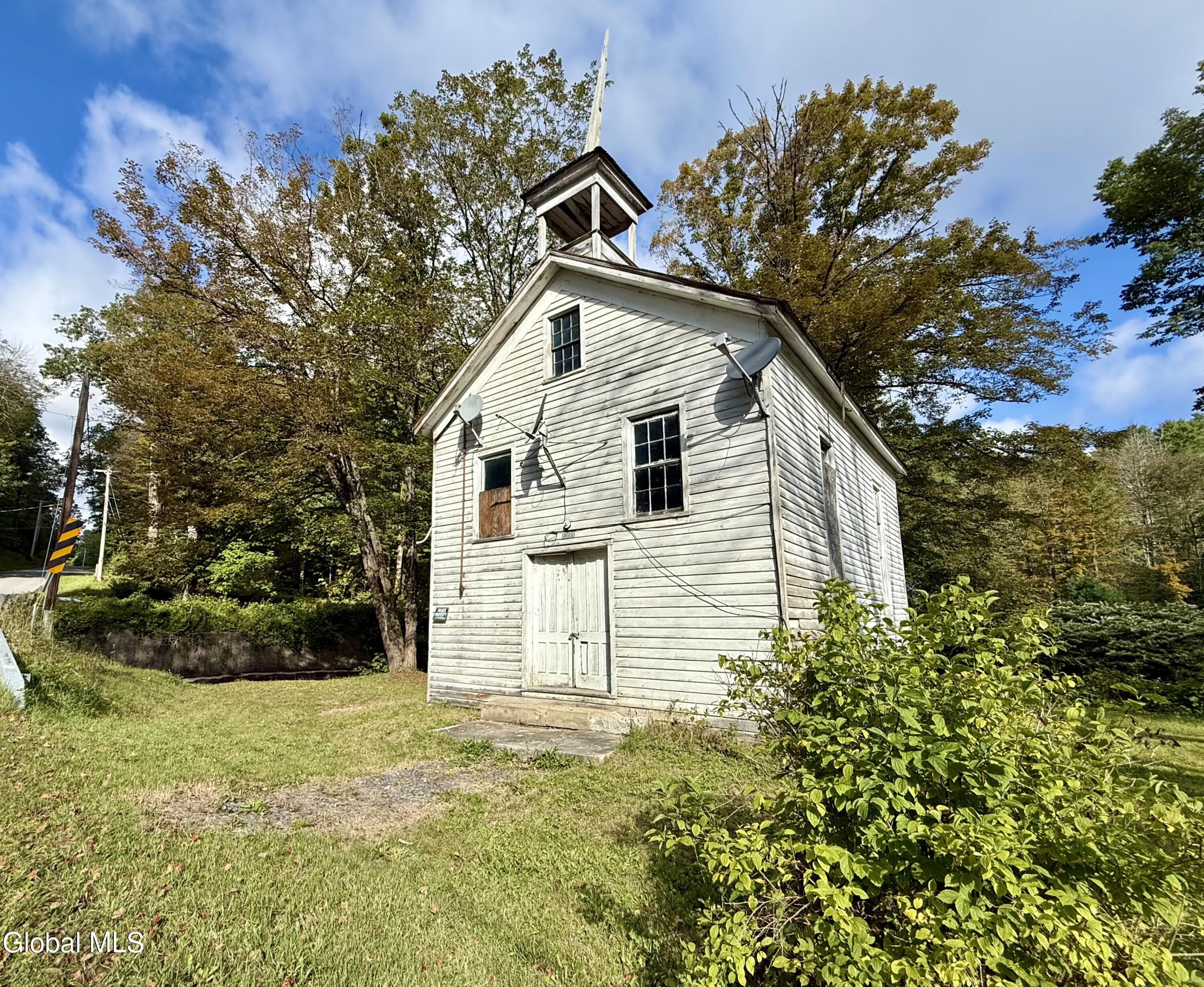 738 Old State Road Johnstown, NY 12095 - Photo 5 of 21 IMG_1956