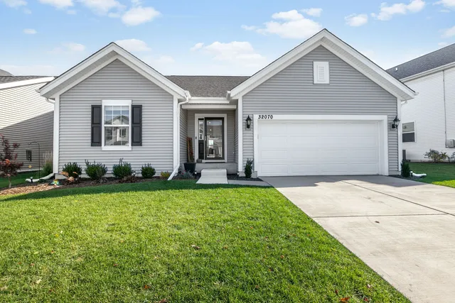 $415,000 | 32070 Savannah Drive, Lakemoor, IL 60051