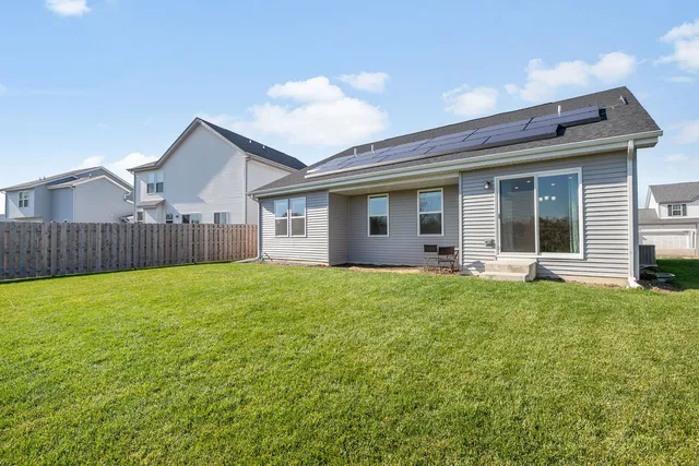 $415,000 | 32070 Savannah Drive, Lakemoor, IL 60051