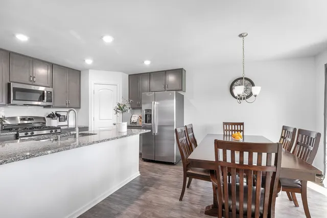 $415,000 | 32070 Savannah Drive, Lakemoor, IL 60051