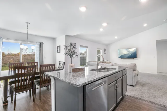 $415,000 | 32070 Savannah Drive, Lakemoor, IL 60051