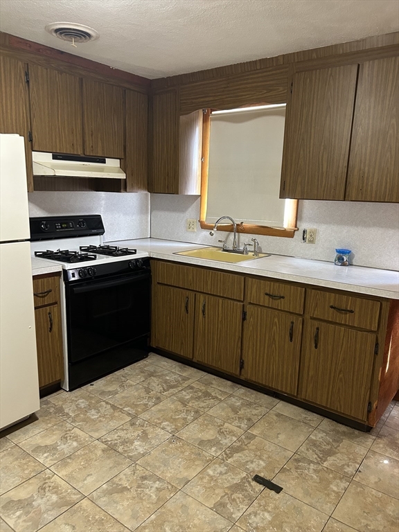 95 Main Street Saugus, MA 01906 - Photo 4 of 36