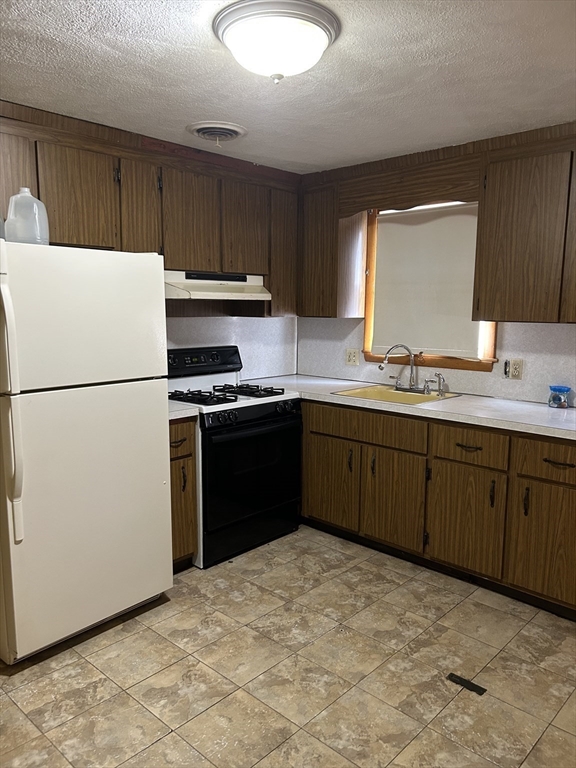 95 Main Street Saugus, MA 01906 - Photo 5 of 36