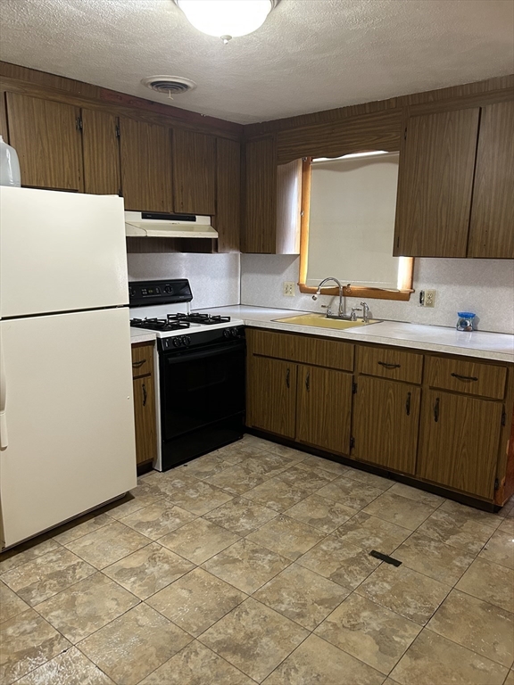 95 Main Street Saugus, MA 01906 - Photo 6 of 36