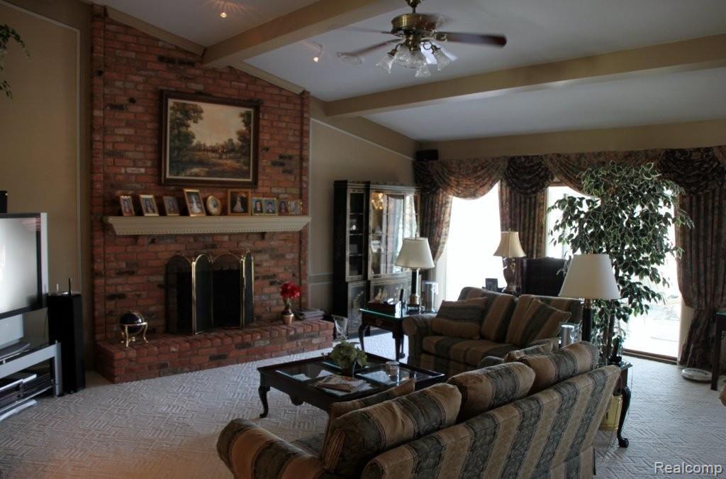 3034 Quail Ridge Circle Rochester, MI 48309 - Photo 13 of 25 Great Room