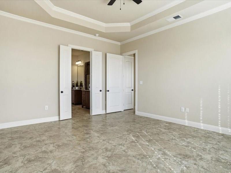 4021 West J E Woody Road Springtown, TX 76082 - Photo 22 of 37 Entrance to Master Bathroom