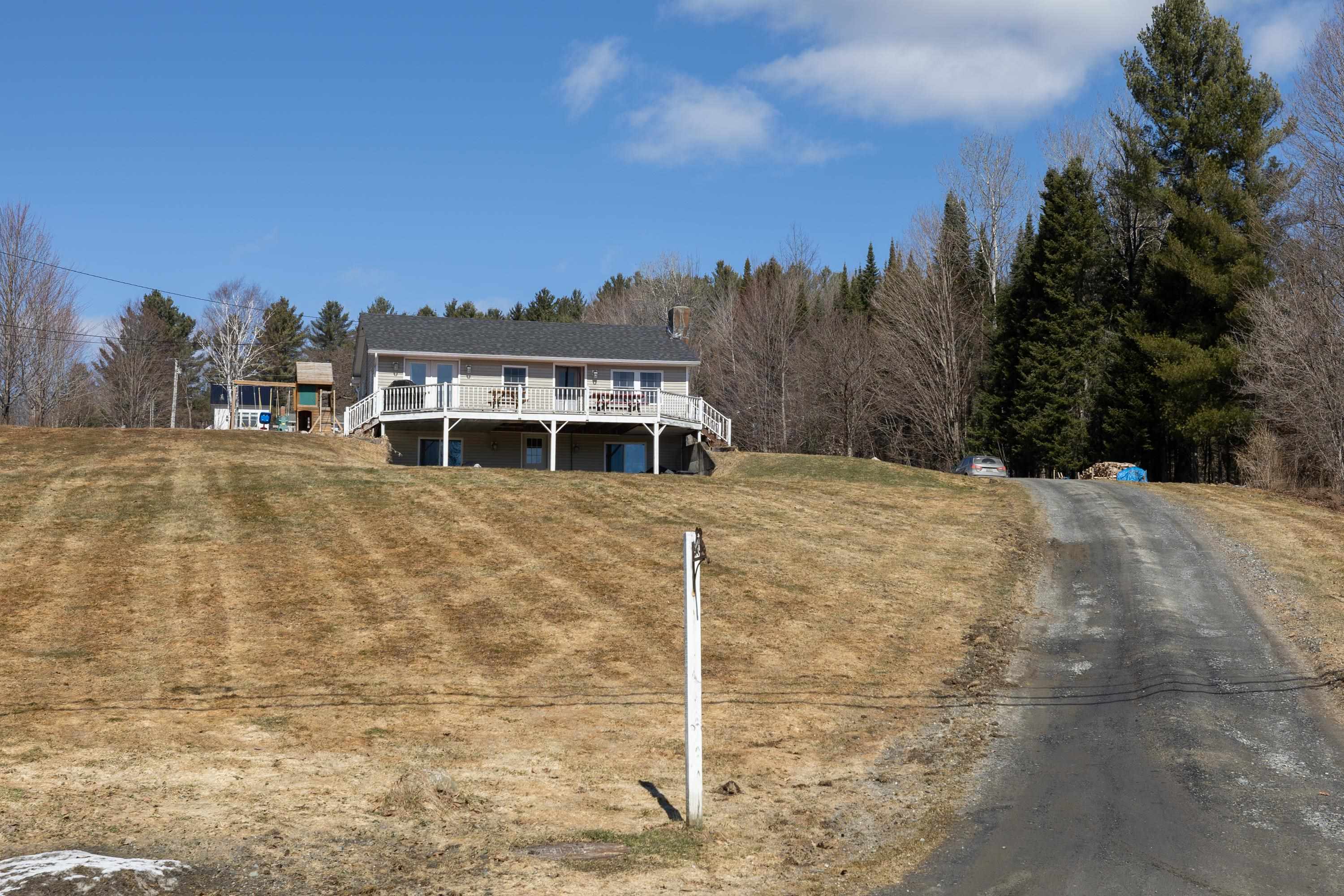 361 Eastern Avenue Barton, VT 05822 - Photo 5 of 27