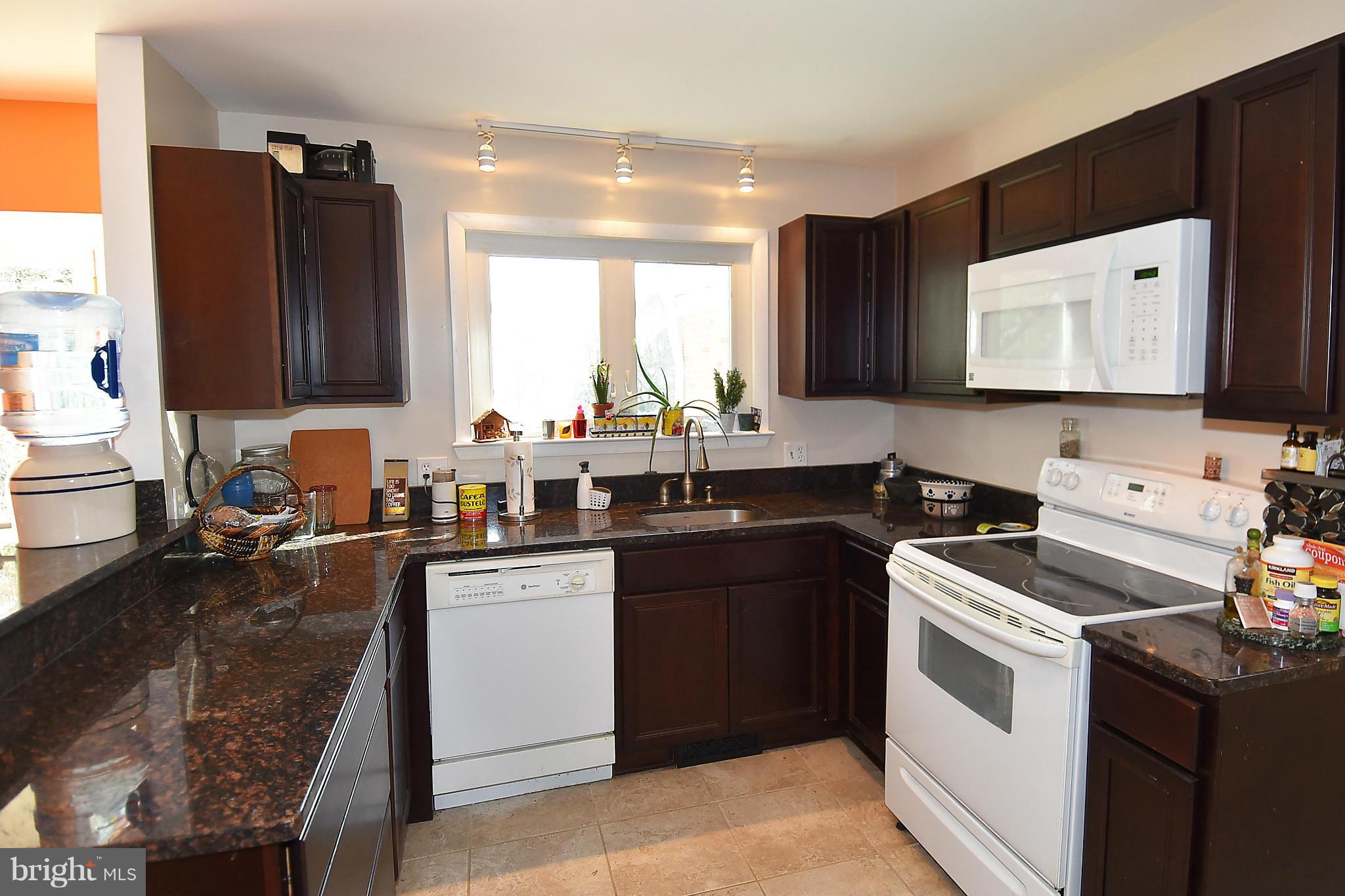 21010 Goshen Road Gaithersburg, MD 20882 - Photo 15 of 30 Kitchen