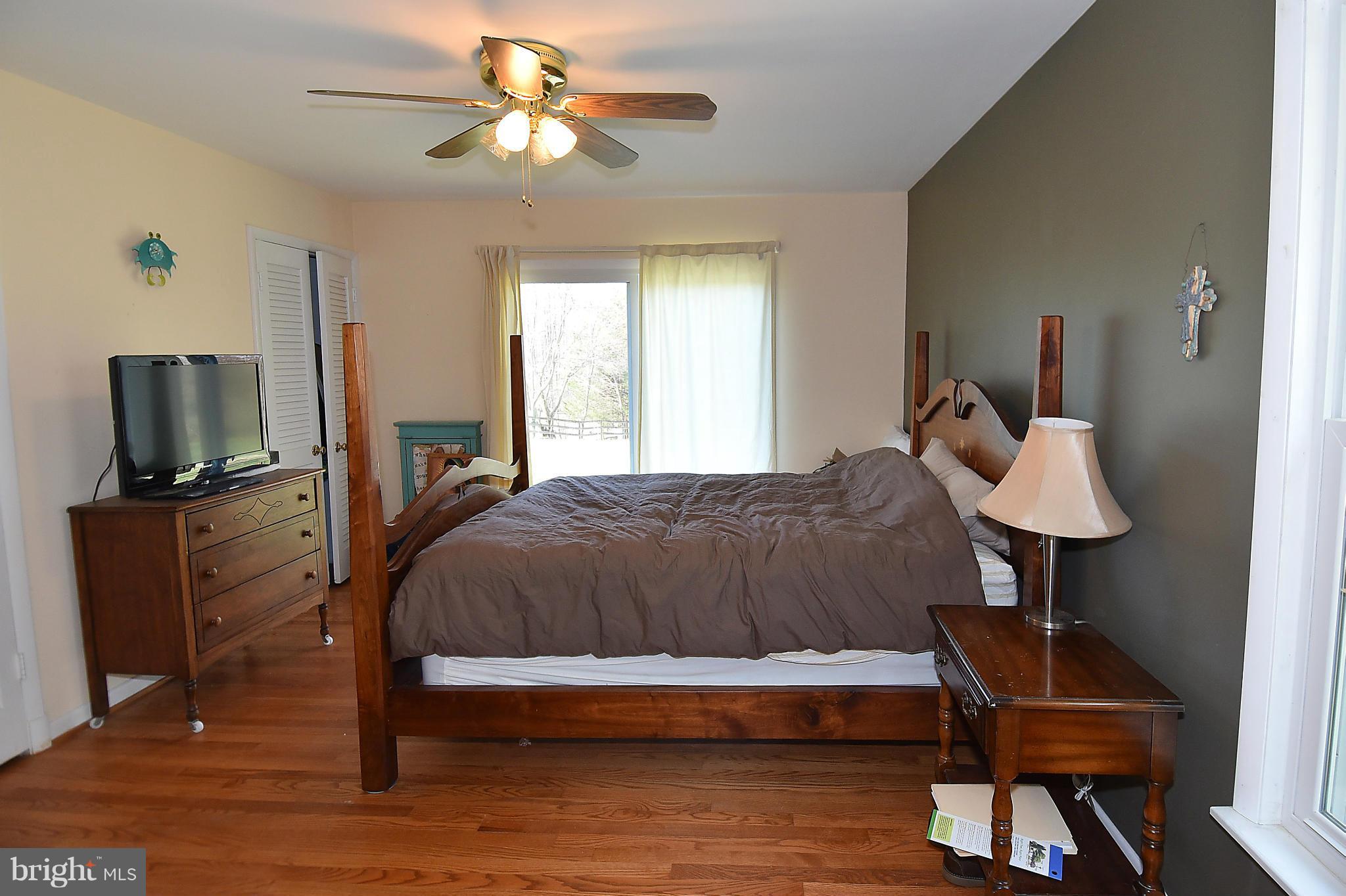 21010 Goshen Road Gaithersburg, MD 20882 - Photo 17 of 30 Bedroom (Master)