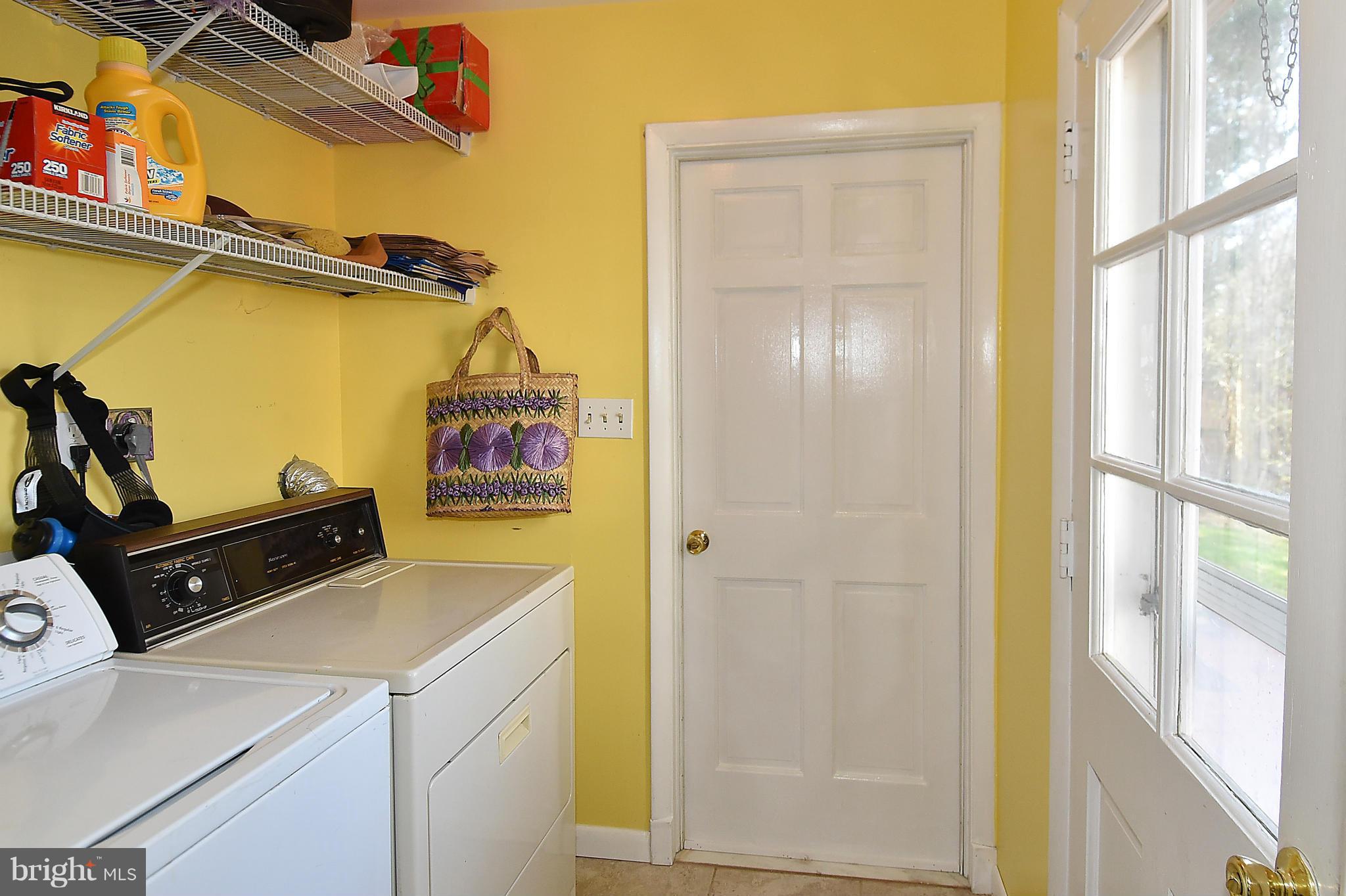 21010 Goshen Road Gaithersburg, MD 20882 - Photo 27 of 30 Main Level Washer / Dryer