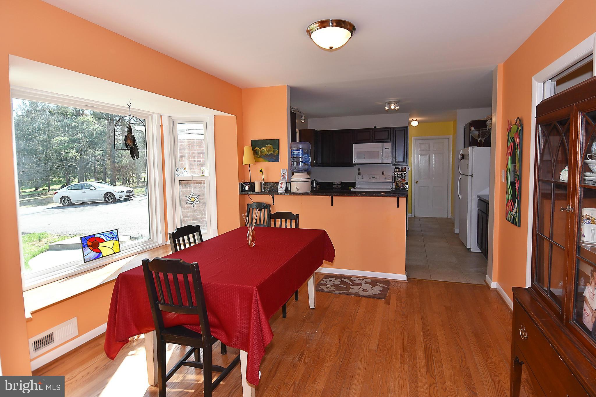 21010 Goshen Road Gaithersburg, MD 20882 - Photo 10 of 30 Table Space Kitchen
